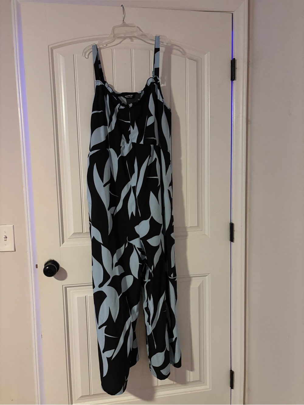 BloomChic Silhouette Floral Print Sweetheart Jumpsuit Sz 14-16 - Picture 4 of 7